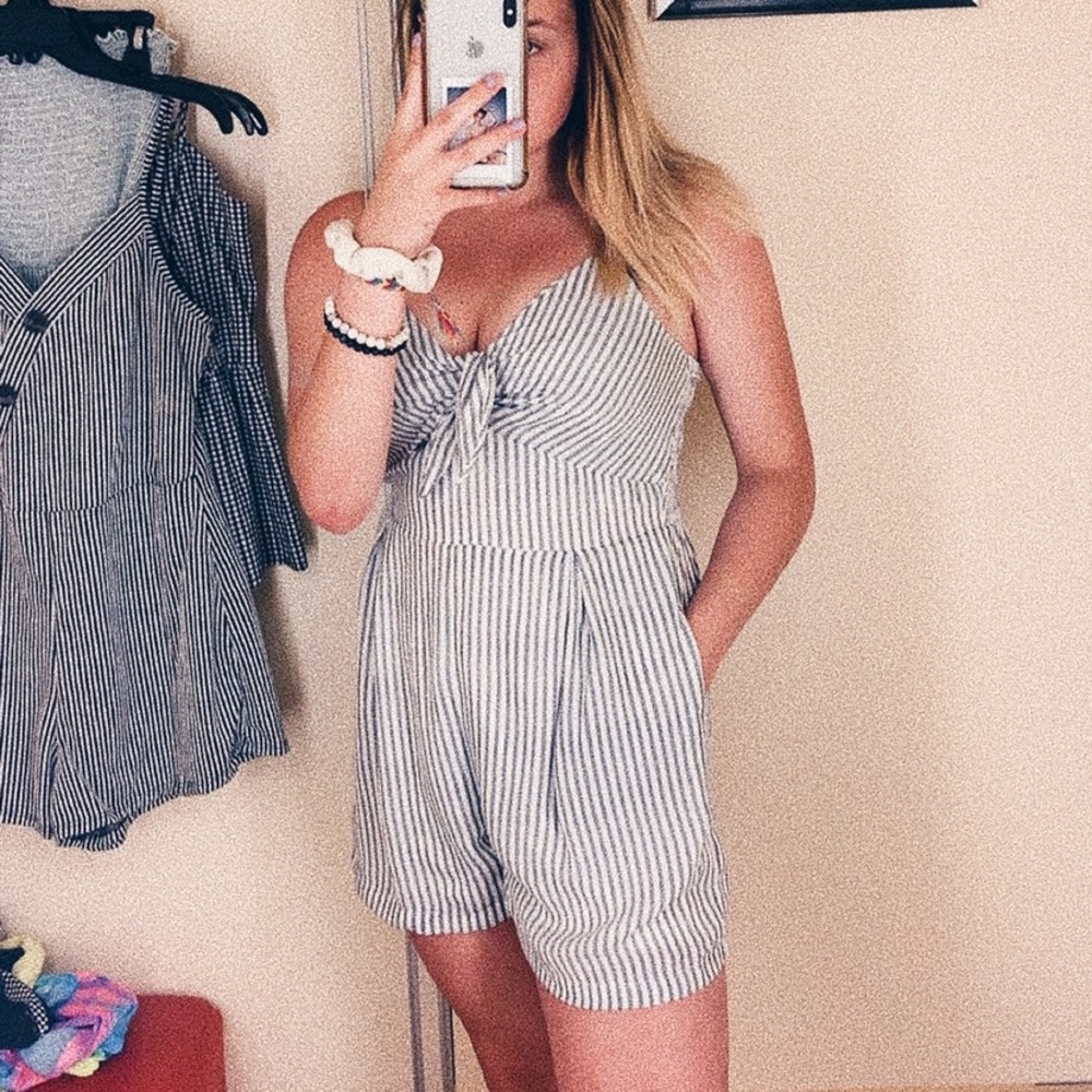 Striped romper W/ pockets!